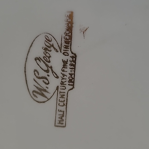 W.S. George Pine Cone Dinner Plate - Picture 4 of 5